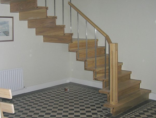 Cantilever-stairs- ballingearyjoinery.ie1.jpg